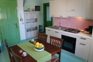 Kuchyňa alebo kuchynka v ubytovaní Castelletto Verde