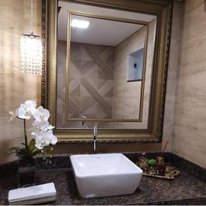 Maximus Business Hotel tesisinde bir banyo