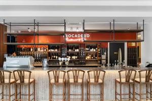 Salon oz. bar v nastanitvi Legacy Airedale Hotel Auckland