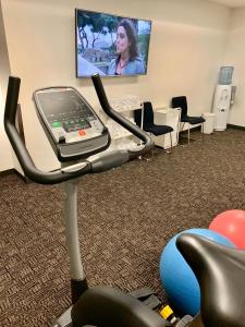 TV a/nebo společenská místnost v ubytování Corporate Living Accommodation Abbotsford