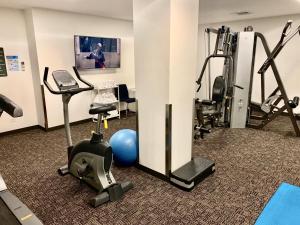 Fitness centrum a/nebo fitness zařízení v ubytování Corporate Living Accommodation Abbotsford