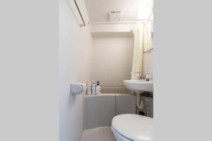 Ένα μπάνιο στο Dwell Urban 7C +23 φωτογραφίες