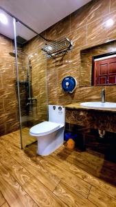 Koupelna v ubytování Hoàng Gia Hotel Côn Đảo