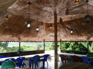 Restaurant ou autre lieu de restauration dans l'établissement Sharook Riviera Grand Lodge