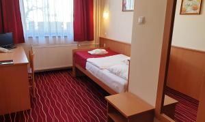 Postel nebo postele na pokoji v ubytování Diana Club Hotel