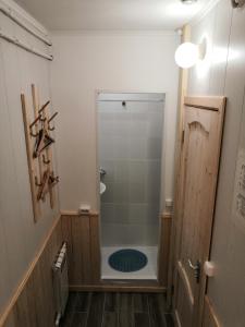 A bathroom at Art Galaktika Hotel
