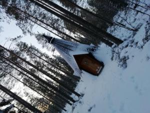 Old Pine Husky Lodge v zimě