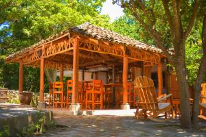 A restaurant or other place to eat at Hotel San Juan Ometepe