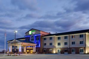 Gallery image of Holiday Inn Express & Suites Nevada, an IHG Hotel in Nevada