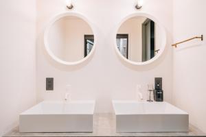 Kylpyhuone majoituspaikassa ZONK HOTEL Nakasu-Deaibashi
