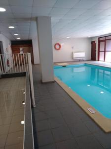 Photo de la galerie de l'établissement Joli appartement T2 dans résidence avec piscine, hammam et parking gratuits, à Carcassonne