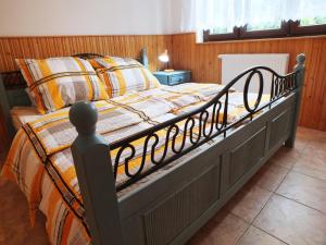 Ένα ή περισσότερα κρεβάτια σε δωμάτιο στο Chata Údolíčko