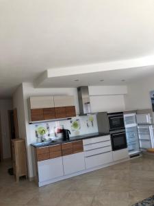 A kitchen or kitchenette at Gutshof Harlandleiten