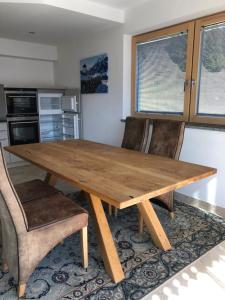A kitchen or kitchenette at Gutshof Harlandleiten