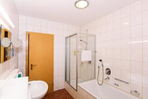 Fotografie z fotogalerie ubytování Hotel Bohn v destinaci Metzingen