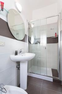 A bathroom at G House Rimini Spiaggia