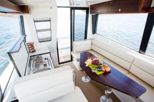 Posedenie v ubytovaní Jacht motorowy Platinum 989 Flybridge + 30 fotografií
