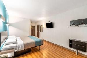 Postel nebo postele na pokoji v ubytování Motel 6-Lewisville, TX - Medical City