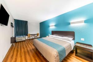 Postel nebo postele na pokoji v ubytování Motel 6-Lewisville, TX - Medical City
