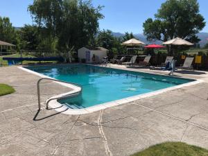 
The swimming pool at or near Meadowcliff Lodge Coleville
