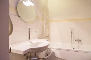 A bathroom at Casa con Vista su Firenze