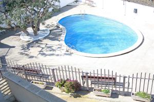 Bazén v ubytovaní Sol Daurat seafront apartment alebo v jeho blízkosti + 11 fotografií