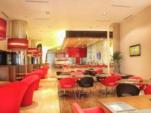 Istumisnurk majutusasutuses Ibis Bandung Trans Studio