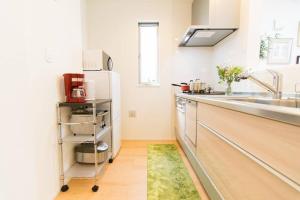 Una cocina o cocineta en CuteFamilyHouse! 3LDK 6minShinjuku 3minJRsta Cozy,Fun,Bright! KidsFree Under6yrs