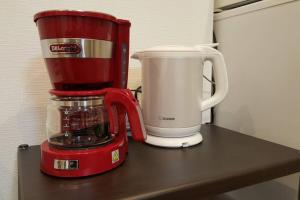 Tetera y cafetera en CuteFamilyHouse! 3LDK 6minShinjuku 3minJRsta Cozy,Fun,Bright! KidsFree Under6yrs