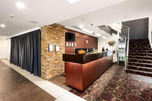 The lobby or reception area at Quality Hotel Bayside Geelong