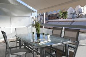 Balkón alebo terasa v ubytovaní Kolonos, a renovated apartment