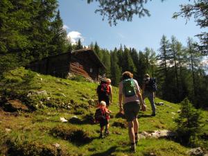 Goście zatrzymujący się w obiekcie Ampferkaralm Hütte