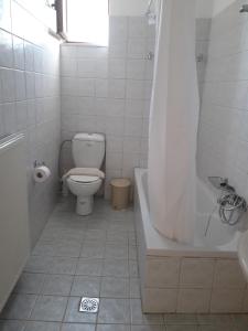Ένα μπάνιο στο Knossos Apartments