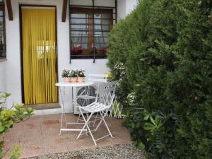Vonkajšia záhrada v ubytovaní AT034 Vistas de la playa, casa en primera línea con salida a la playa