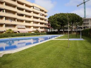 Bazén v ubytovaní AT070 Piscina, 4 habitaciones, a 180m de la playa alebo v jeho blízkosti
