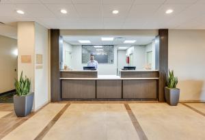 Lobbyn eller receptionsområdet på Candlewood Suites Dallas NW - Farmers Branch, an IHG Hotel