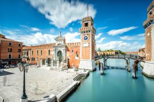 Foto dalla galleria di Youatmolino Canal View Apartment a Venezia