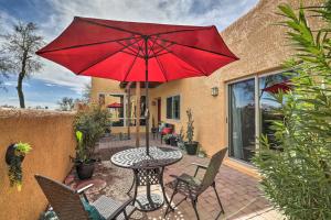 Bright Tucson Townhome with Patio, 11 Mi to Downtown