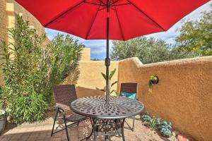 Bright Tucson Townhome with Patio, 11 Mi to Downtown