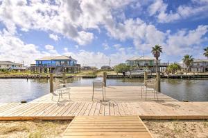 Gallery image of Luxe Spacious Stilted Home with Kayaks Walk to Beach in Dauphin Island