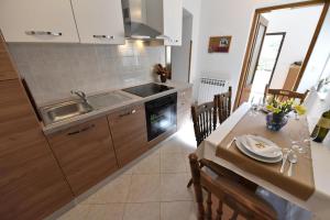 Afbeelding uit fotogalerij van Apartment Nona in Tar