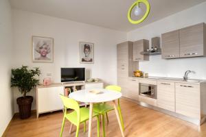 Kuchyň nebo kuchyňský kout v ubytování CaseOspitali - Casa Diva, monolocale in centro storico