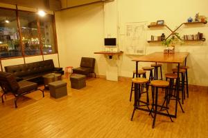 Istumisnurk majutusasutuses Chiayi Petite Hostel
