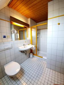 Koupelna v ubytování Hotel in den Herrnwiesen