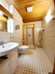 Koupelna v ubytování Hotel in den Herrnwiesen