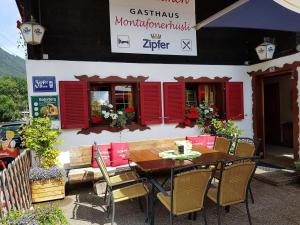 Fotografie z fotogalerie ubytování Gasthaus Pension Montafonerhüsli v destinaci Sankt Gallenkirch