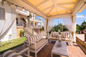 Gallery image of Elekon Apartments in Chrysi Ammoudia