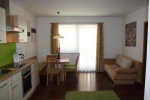 Kuchyňa alebo kuchynka v ubytovaní Alpenjuwel Appartements