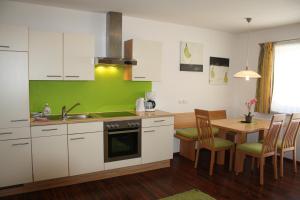 Kuchyňa alebo kuchynka v ubytovaní Alpenjuwel Appartements
