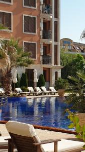 The swimming pool at or close to Cascadas Ravda - Gorgeous 2 bedrooms family apartment